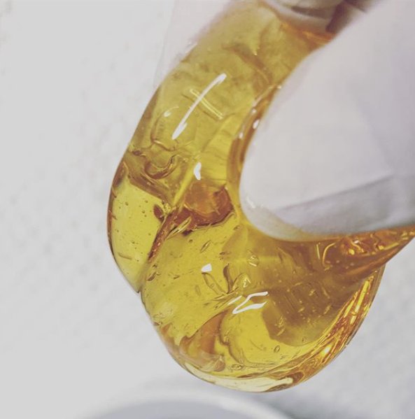 SalonSugarProd's tweet photo. The sweet stuff that we wake up early to manufacture. #busyseason ✨ SUGAR | LEMON | WATER https://t.co/yiIJLKsIka 1800-SUGARME to order. #sugaring #bodysugaring #hairremoval #getsugared #bodysugar https://t.co/eRVz1g9q1o
