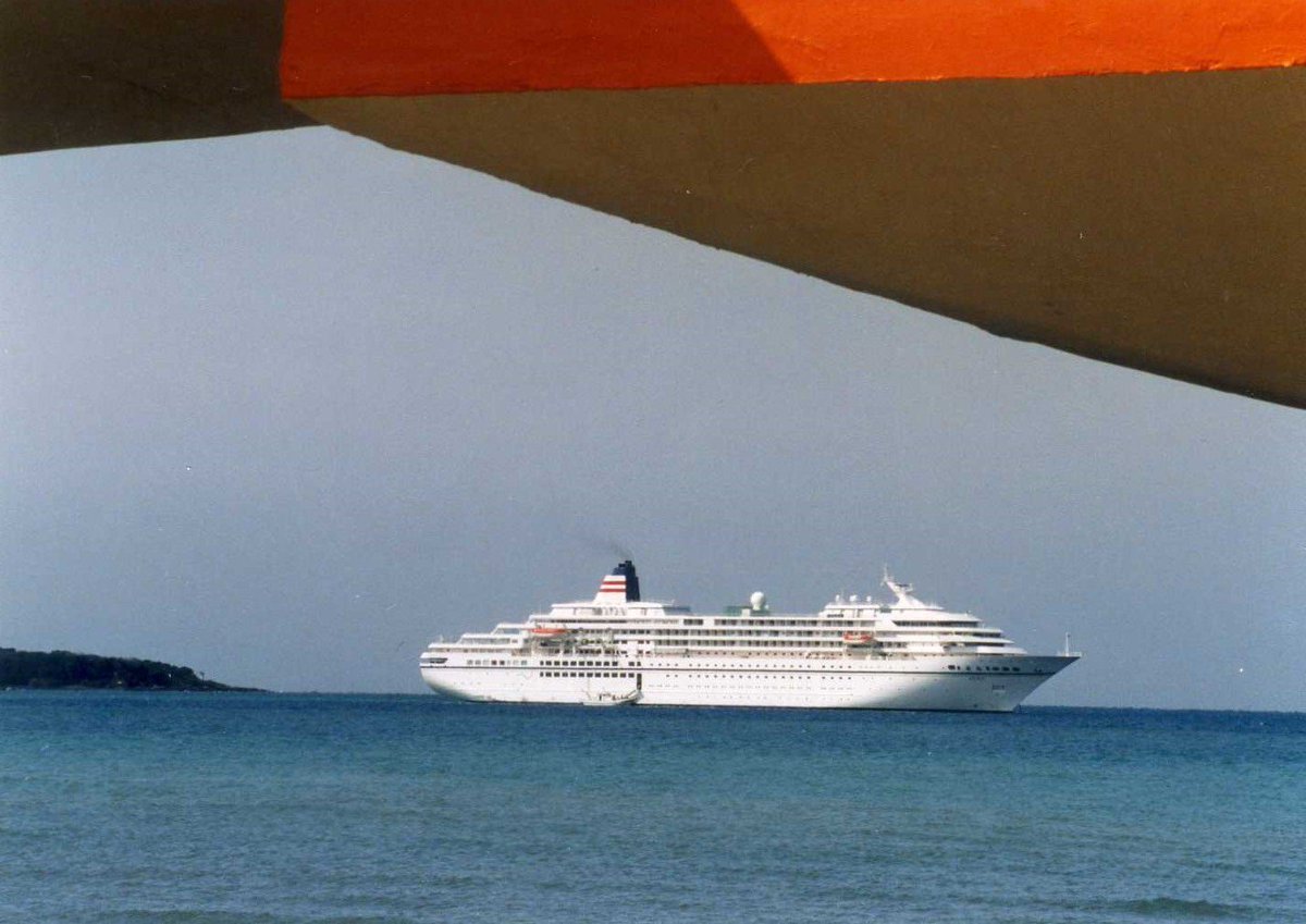 COSMOAI's tweet image. 館山湾にて