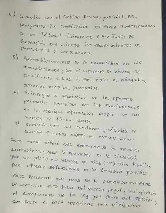 RenzoPrieto's tweet photo. Atención!

Nos llega comunicado de todos los Privados de Libertad que se encuentran en El Helicoide.

Entre las peticiones:

-Libertad a todas las personas con boleta de excarcelación
-El cese de las torturas, los tratos crueles e inhumanos, respeto a los DDHH.

#SOShelicoide https://t.co/wALoLLv33V