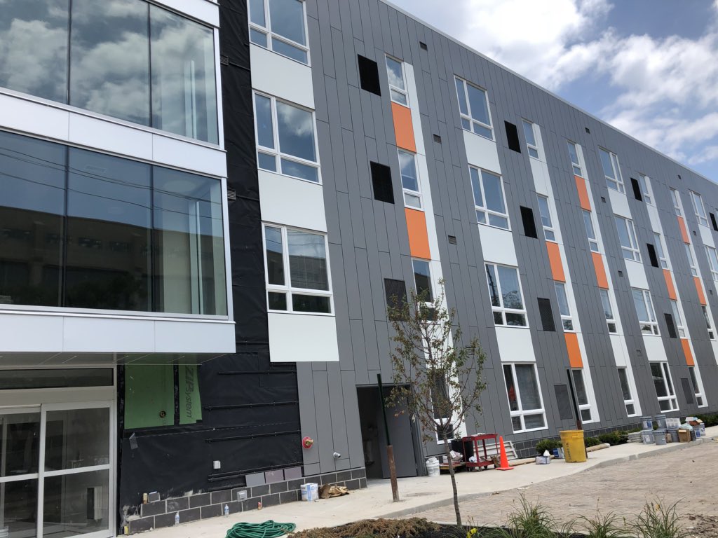 chrisronayne's tweet image. First views @CleInstituteArt dorms @inthecircle Opening 8/18 and looking good @MarousBrothers @ Newbrook Construction #CompleteNeighborhood