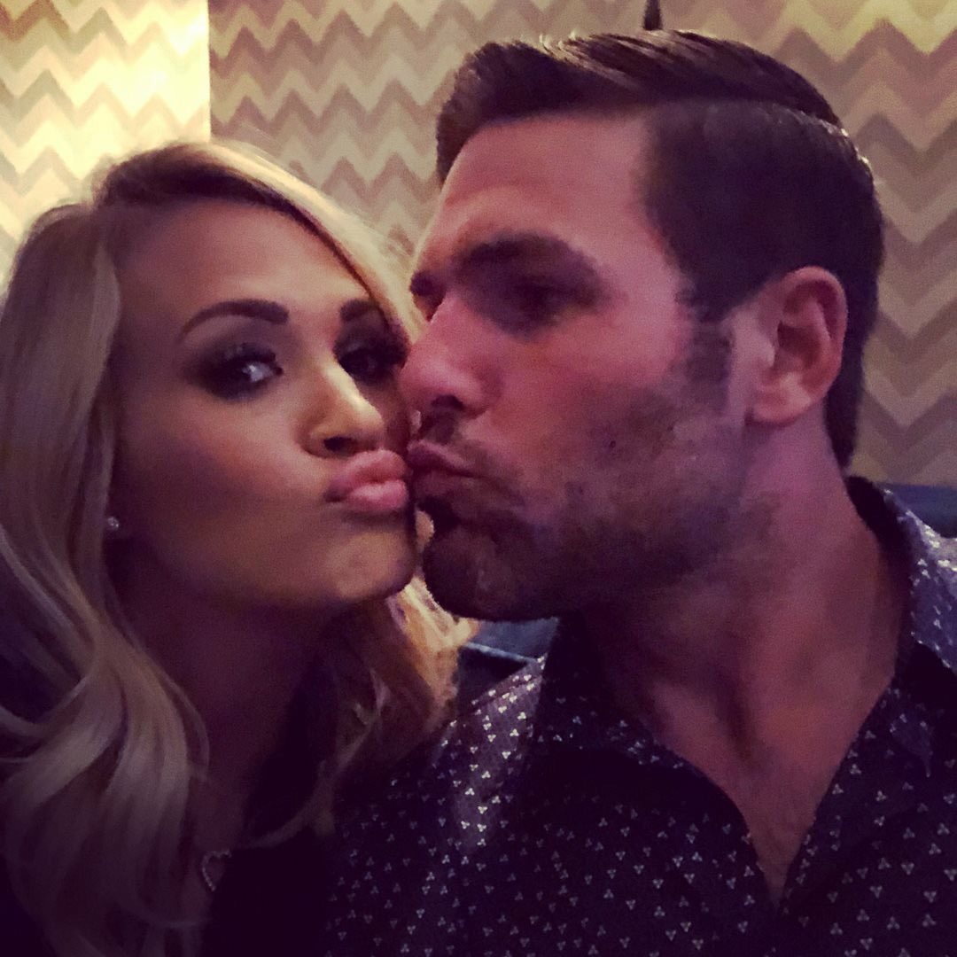 Carrie Underwood tweet media