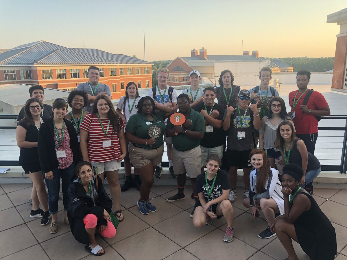 Timmy18OC6's tweet photo. Today the Gems became the Bachelor Pad. What an awesome first year session it’s been so far! #TimsGems #UNCC22 https://t.co/f6AZBewHm9