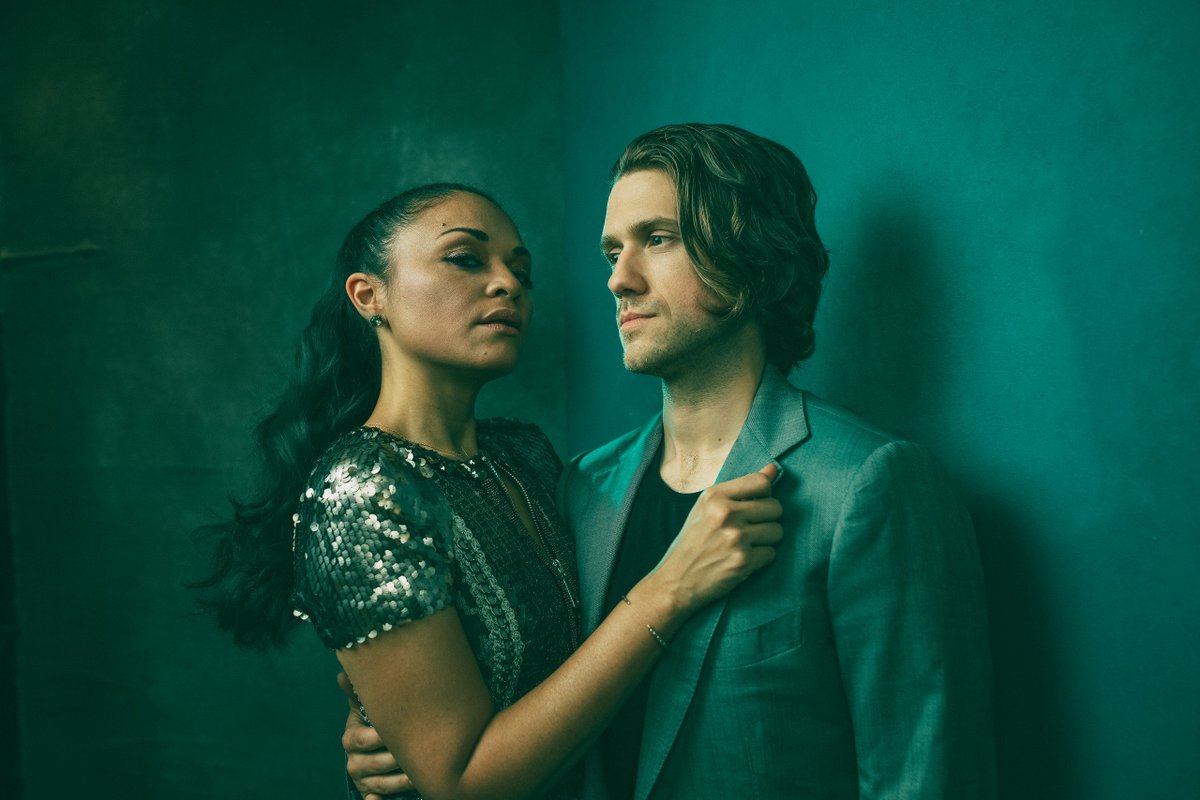 broadwaycom's tweet image. .@KarenOlivo and @AaronTveit on taking on the iconic world of @MoulinRougeBDWY and what you can expect from the show: bit.ly/2MZsgj2