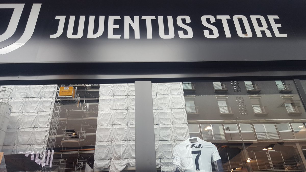 cr7 store milano