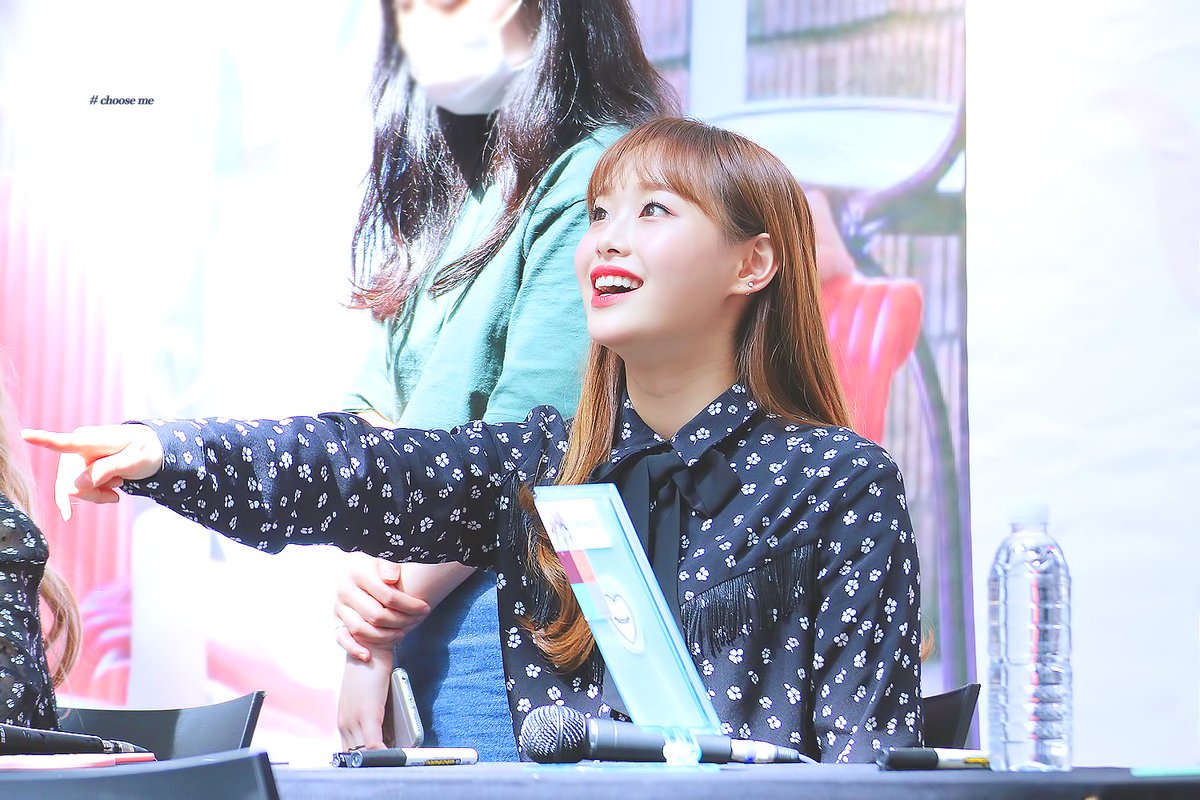 180708 다정한 치우😊
#이달의소녀 #LOONA #츄 #Chuu  #yyxy #love4eva