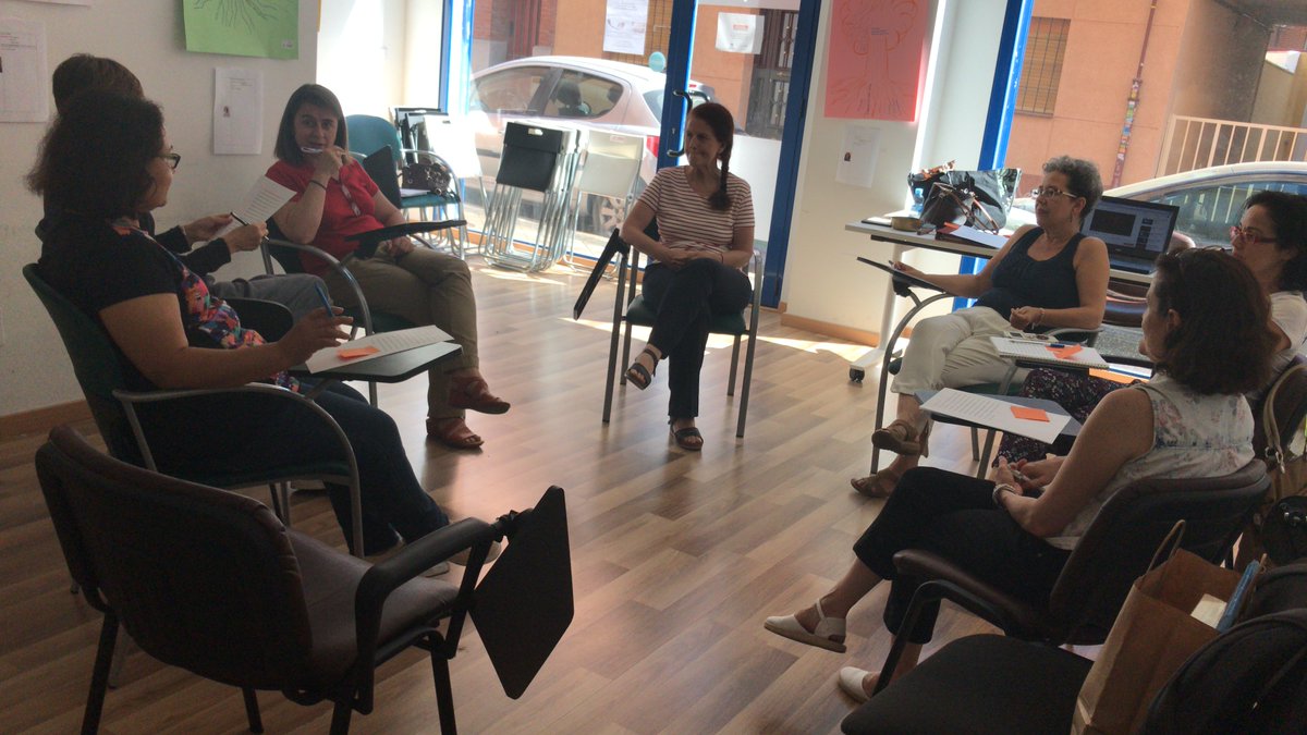 Lanzadera2018Sr's tweet photo. Esta semana seguimos trabajando nuestra empleabilidad desde la perspectiva de #genero y del #talentosenior con Meri Molero. La red colaborativa nos ayuda a superar las cargas que dificultan nuestra incorporación al mercado laboral @Lanzaderas_EES https://t.co/xcSvjbTlZ2