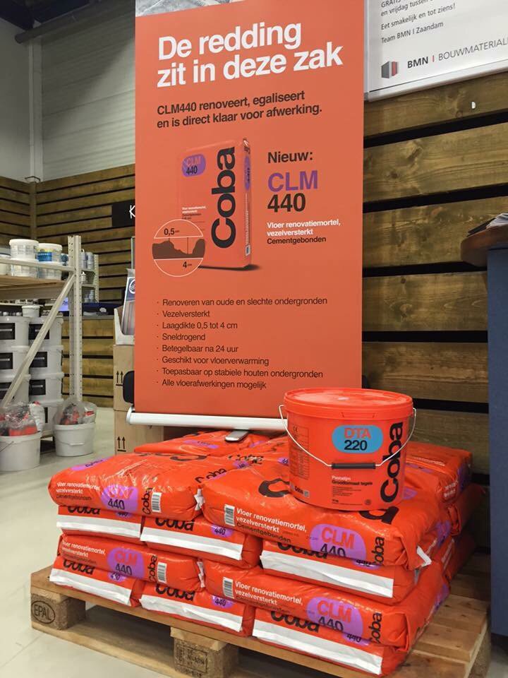 De redding zit in deze zak!

De <a href="/CobaAfbouw/">Coba Afbouwproducten</a> CLM440 renoveert, egaliseert &amp; is direct klaar voor afwerking!