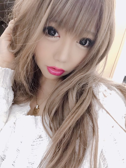 芹野だって写真アプリ使ってさらに加工すれば盛れた自撮り撮れるもんっ‥🔪   誰？とかうるさいよ😡そういう日なの！ https://t.co/jsE8OKDKIe<a href="/tag/%E3%83%95%E3%82%A1%E3%83%83%E3%82%AD%E3%83%B3%E3%82%B0%E3%83%A9%E3%83%93%E3%83%83%E3%83%84"class="tags"><span>#ファッキングラビッツ</span></a>