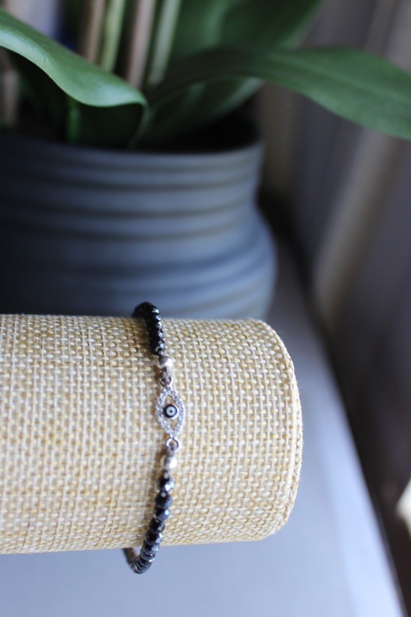 upscale_jewelry's tweet image. SYMBOLIC: The #EvilEye #charm has #symbolicmeaning whether you are spiritual, into mediation, #yoga or a #peacefullifestyle. To avoid envy look, people wore evil eyes. Any gaze was essentially reflected back to the person for their bad luck to resume.