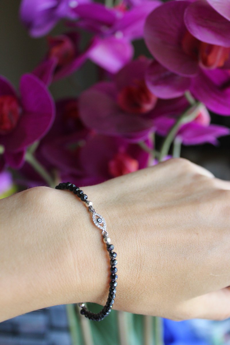 upscale_jewelry's tweet image. SYMBOLIC: The #EvilEye #charm has #symbolicmeaning whether you are spiritual, into mediation, #yoga or a #peacefullifestyle. To avoid envy look, people wore evil eyes. Any gaze was essentially reflected back to the person for their bad luck to resume.