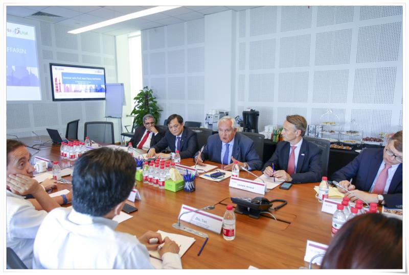 Réunion de travail à Shanghai pour le programme de la Chaire Charles de Gaulle à ⁦<a href="/CEIBS/">CEIBS</a>⁩  en présence du Doyen Ding et du SG de ⁦<a href="/FondationCDG/">Fondation CDG (FCDG)</a>⁩ ⁦<a href="/MarcFosseux/">Marc Fosseux</a>⁩ : « Leadership global »🇫🇷🇪🇺🇨🇳 ⁦<a href="/francediplo/">France Diplomatie 🇫🇷🇪🇺</a>⁩