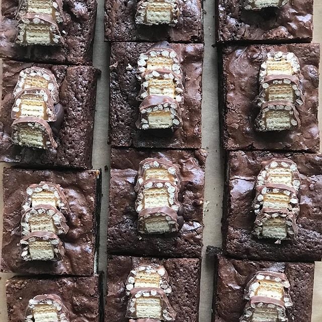 🏴󠁧󠁢󠁥󠁮󠁧󠁿🏴󠁧󠁢󠁥󠁮󠁧󠁿Three Lions on a Brownie 🏴󠁧󠁢󠁥󠁮󠁧󠁿🏴󠁧󠁢󠁥󠁮󠁧󠁿 To celebrate England getting through to the semi final we have lion bar brownies for sale on the counter 🦁👍
.
.
p.s. It’s coming home ift.tt/2N6geoh