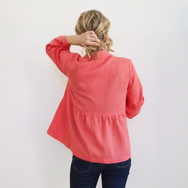 GuthrieGhani's tweet photo. This gorgeous, bright @deer_and_doe_patterns Nénuphar jacket features in the fourth and final week of my summer wardrobe blog/vlog series! All the details in my latest YouTube video and kits available on the website! #guthrieghani #deeranddoepatterns #ne… https://t.co/O9SsUziyoN https://t.co/hLrXOR8gJ9
