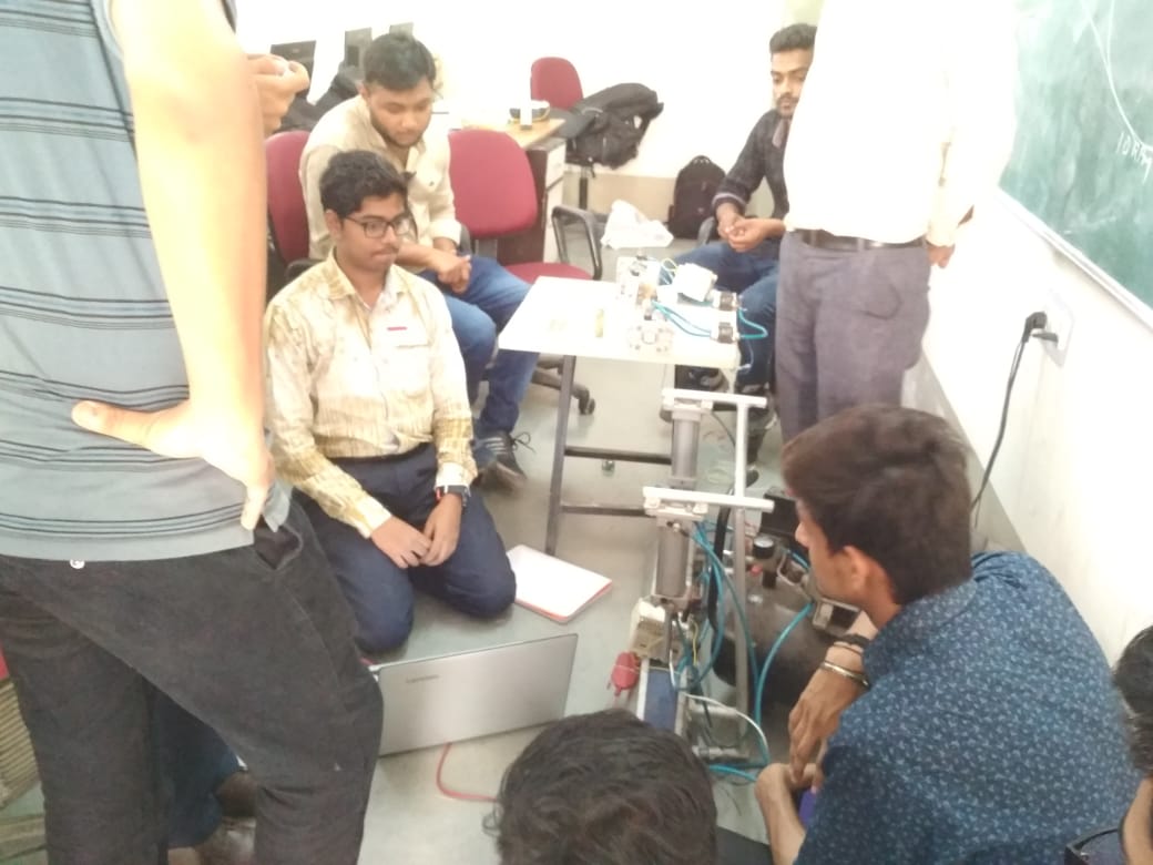 autosysindore's tweet image. &quot;successful completion of Industrial Automation Training (PLC ,SCADA, HMI,VFD) at Medicaps University, Indore&quot;

#Indore #Industrial_Automation_Training #AutoSys #PLC #SCADA #HMI #VFD