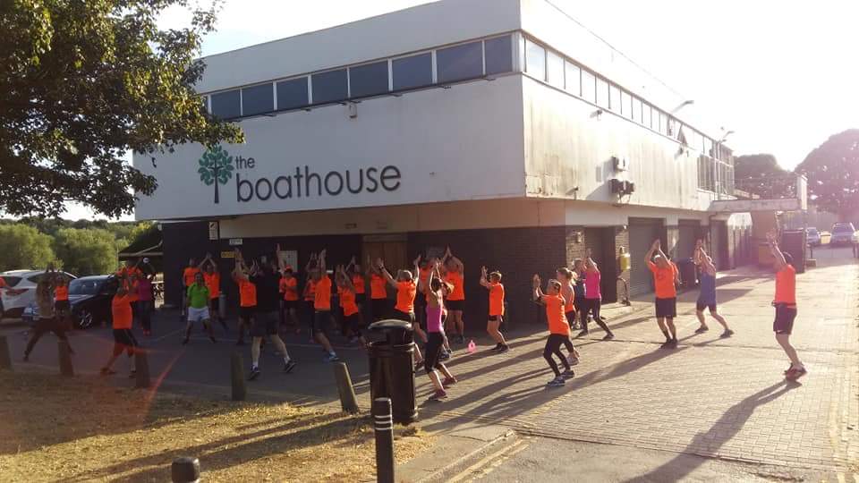 DansonRunners's tweet image. Loads of DR&apos;s out last night, each one putting in a super shift! Wasn&apos;t it meant to cool down? Welcome to the newbies, hope you enjoyed yourselves.
Next session, Runnercise, 7pm on Thursday. Meet at The Boathouse
#dansonrunners #orangearmy #Runnercise #freerunclub #thedansondab