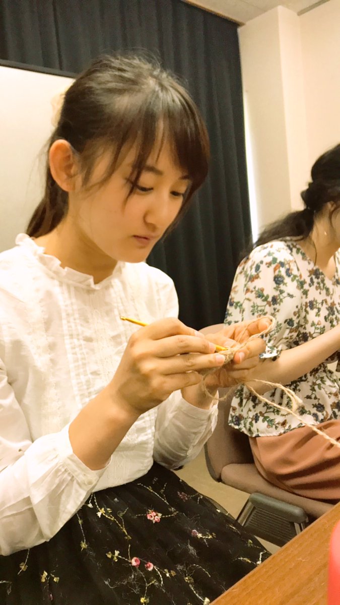 suzu_t_bot's tweet photo. 女子力アップ中⤴️のすずちゃんですよ〜コースター作ってますよ〜😊💕✨ https://t.co/4ZwTZww4ud
