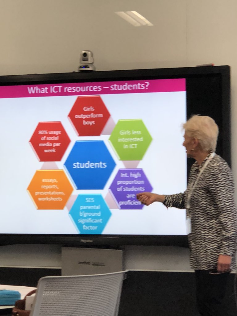 pkcc1's tweet photo. #edtechsa2018 @DigiTechHub what do we know? #dfe https://t.co/So1zQNtklM