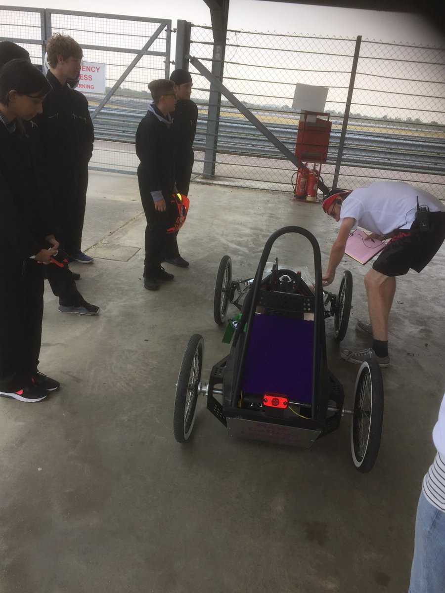 TheSewingBug's tweet photo. @NewCollegeLeics Getting our checks done #rockingham #greenpower #gokart https://t.co/sSTRVyTNcf