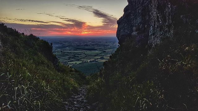 A sunset from the Devil's Bit
🌅🔥
#tipperary #sunset #devilsbit #visitireland #ireland #discoverireland #instaireland #irelandaily #irishpassion #pocket_ireland #ireland_gram #igersireland #ireland_insta #lovinireland #thisisireland #wanderireland #inspireireland #rawireland …