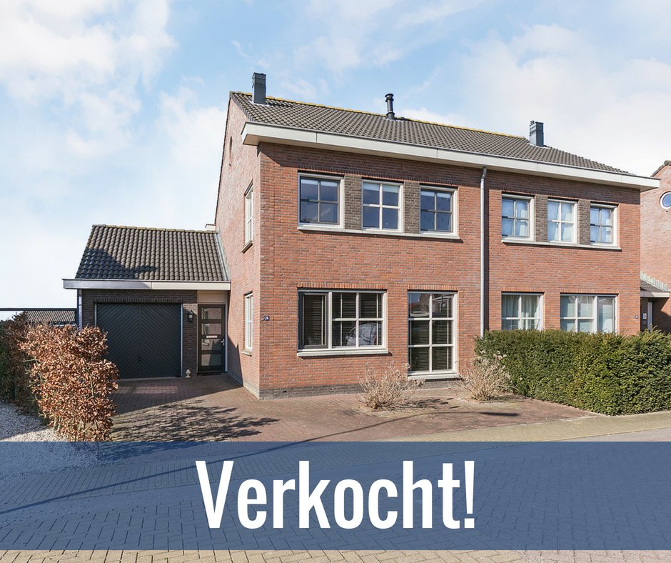 VGMakelaardij's tweet photo. Deze mooie twee-onder-een-kapwoning aan De Henich in #Wadenoijen is definitief verkocht! De afspraak met de notaris is inmiddels gemaakt en dus kan het verhuizen beginnen! https://t.co/XEiQiKINJV #verkocht #wadenoijen #makelaar #betuwe https://t.co/Yhm7kk8p1H