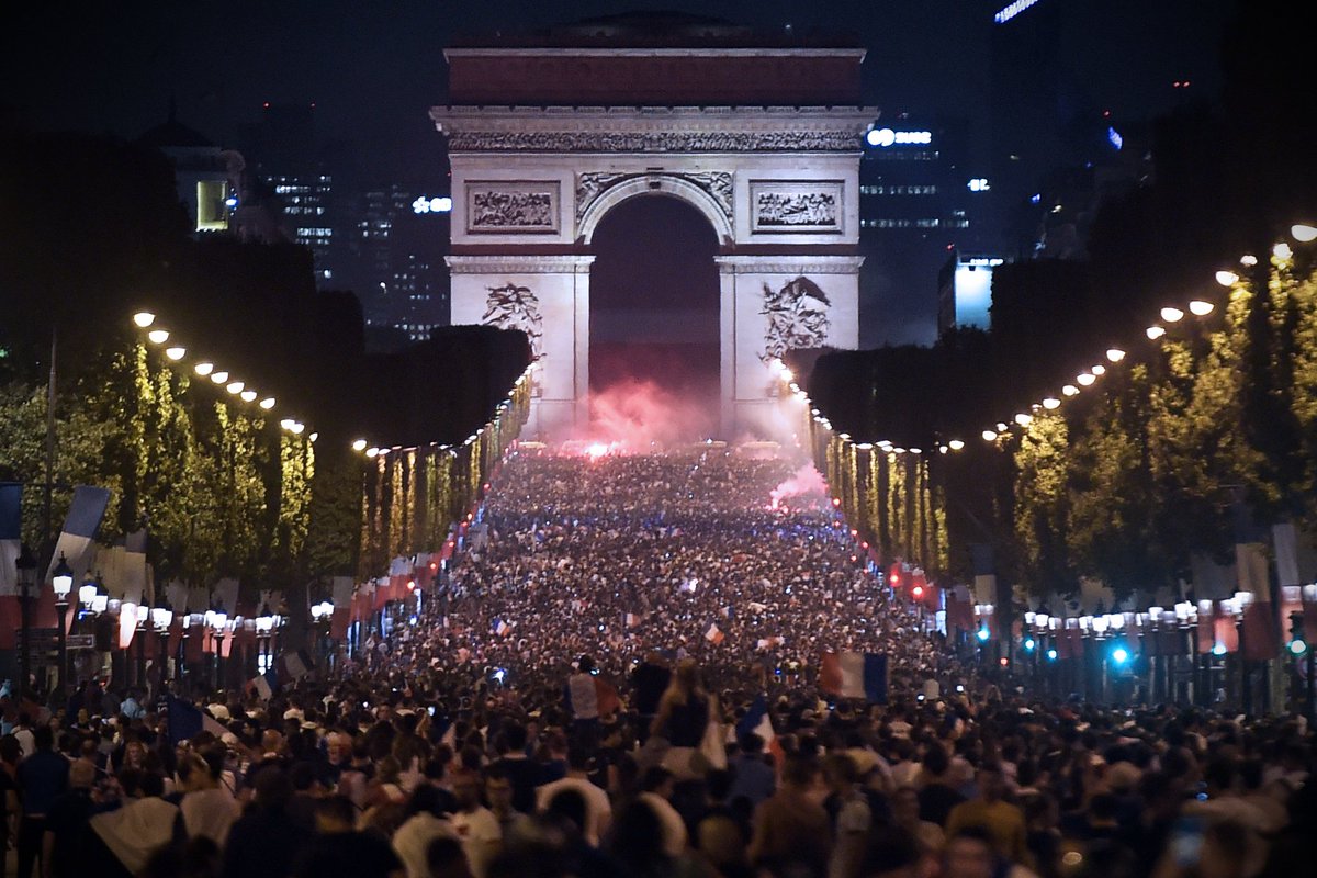 Vous étiez plus de 19 millions devant <a href="/TF1/">TF1</a> hier soir pour pousser l'<a href="/equipedefrance/">Equipe de France ⭐⭐</a> ! 🙌
Vous étiez également très nombreux dans les rues pour fêter la qualification en Finale ! 🇫🇷 RDV dimanche à 17h00 pour LE match de cette Coupe du Monde à ne pas manquer🔜 #FiersdetreBleus