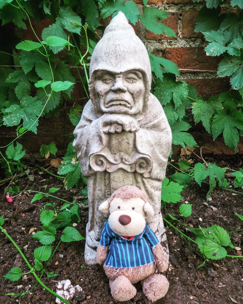 “Keeper of the hops” @lovibondsbrewery - a bit scary! 😧😧😧 (not the brewery!)
