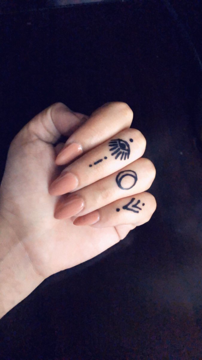 ShahdA94's tweet photo. #henna #illuminati #JustKidding #Notilluminati 😂 https://t.co/oHLd4QgTkW