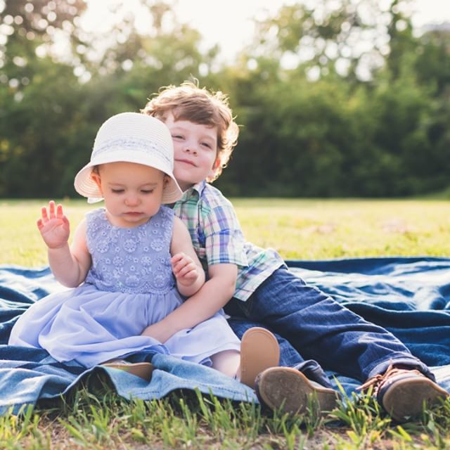 PatAzzy19's tweet photo. All the brotherly love happening 💙
.
.
.
#twocheeks #twocheeksstudio #bellevilleweddingphotographer #ontarioweddingphotographer #princeedwardcountyweddingphotographer
#princeedwardcounty #PEC #patrickandalecia
.
.
.
#familyphotography #familytravel … https://t.co/pkoMNVU9n5 https://t.co/c5GNsS9a7u