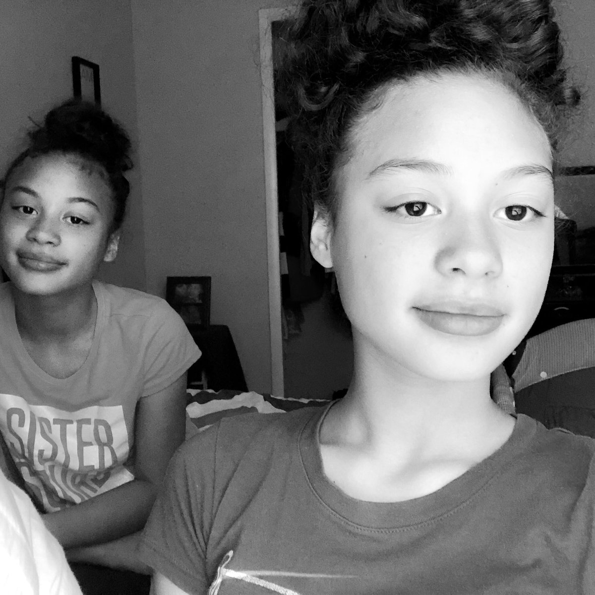 LiLi_and_LayLay's tweet image. Sister ❤️ Sister 
#sisters #twins #otherhalf