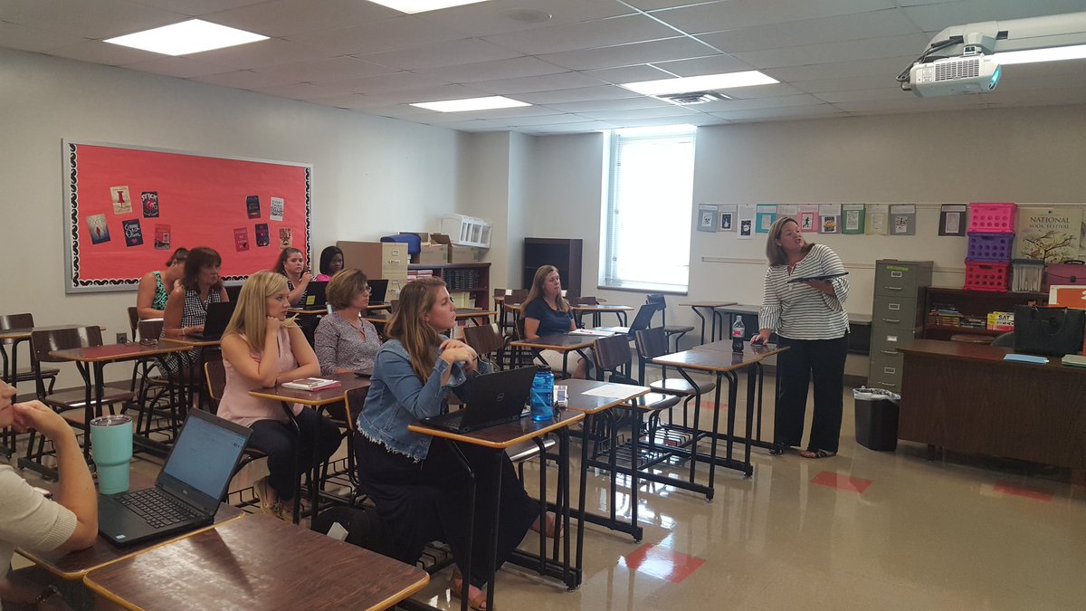 KangamoonT's tweet photo. Kajsa McCullough, Lindsey Myers, and @SaraAwtrey facilitating grade level unit planning sessions for math at Summer Academy. @gcssummeracad #gcssi2018 #InsideGCSD https://t.co/c78cMsq0z4
