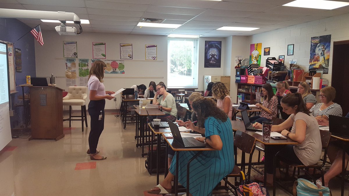 KangamoonT's tweet photo. Kajsa McCullough, Lindsey Myers, and @SaraAwtrey facilitating grade level unit planning sessions for math at Summer Academy. @gcssummeracad #gcssi2018 #InsideGCSD https://t.co/c78cMsq0z4