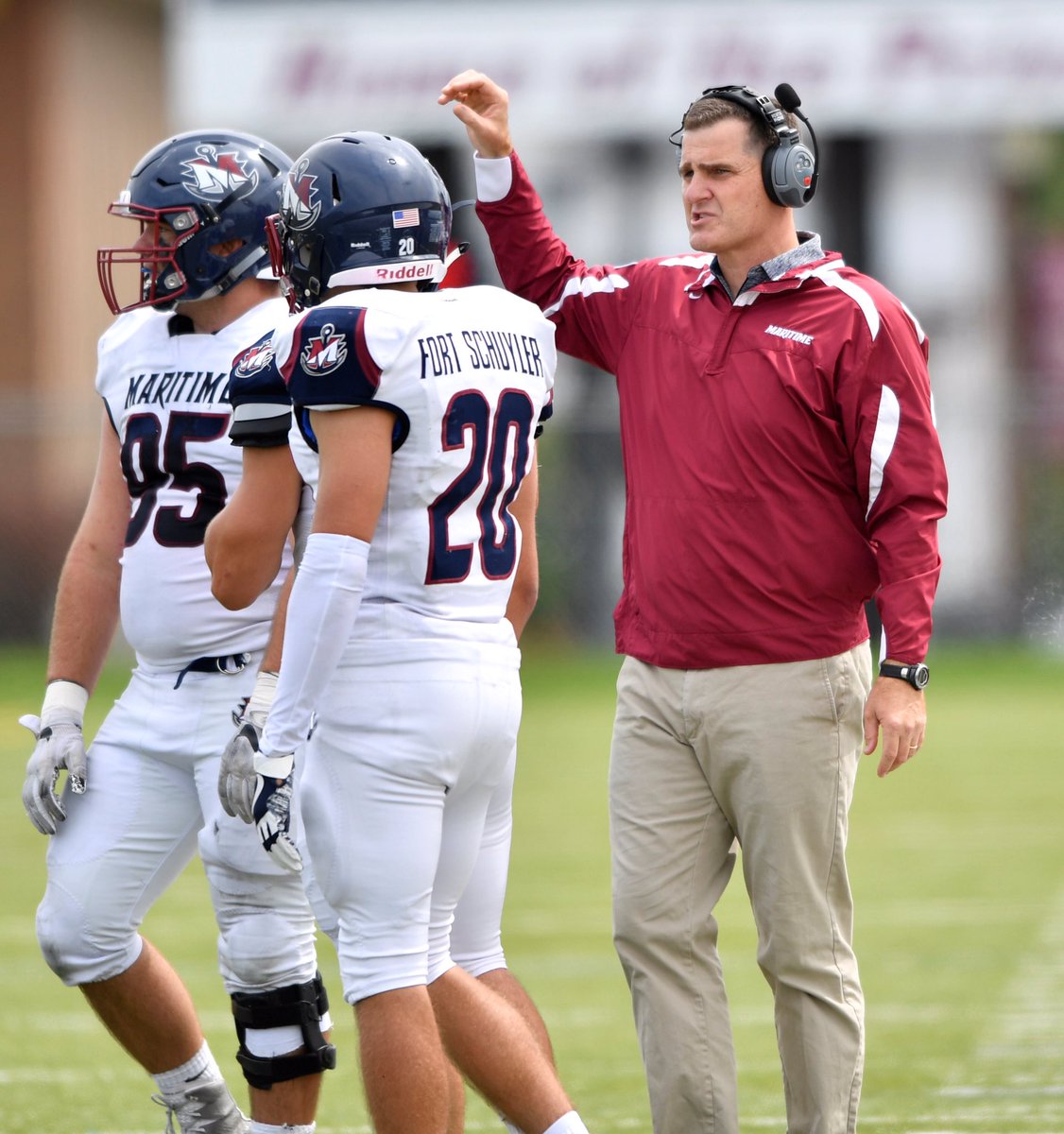 salinterdonato's tweet image. In Case I Missed It: Maritime head coach Clayton Kendrick-Holmes joining #ArmyFootball staff as director of football operations. Kendrick-Holmes, a Navy grad, was 63-55 in 12 years at Division III Maritime &amp;amp; led Privateers to 9-2 record in 2017.