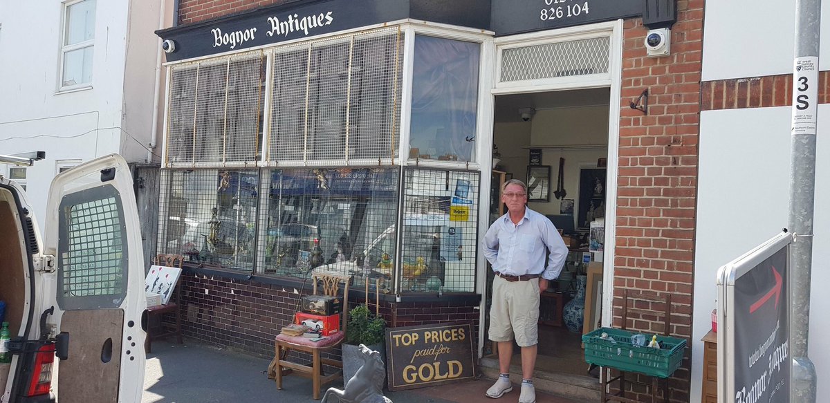 Did you know that Bognor has its very own Antiques shop. Selling paintings, watches, coins, gold, silver, pottery and much much more. You will find Bognor Antiques in Sudley Road in the 'East End' of Bognor Regis' High Street. #IndependentsMonth