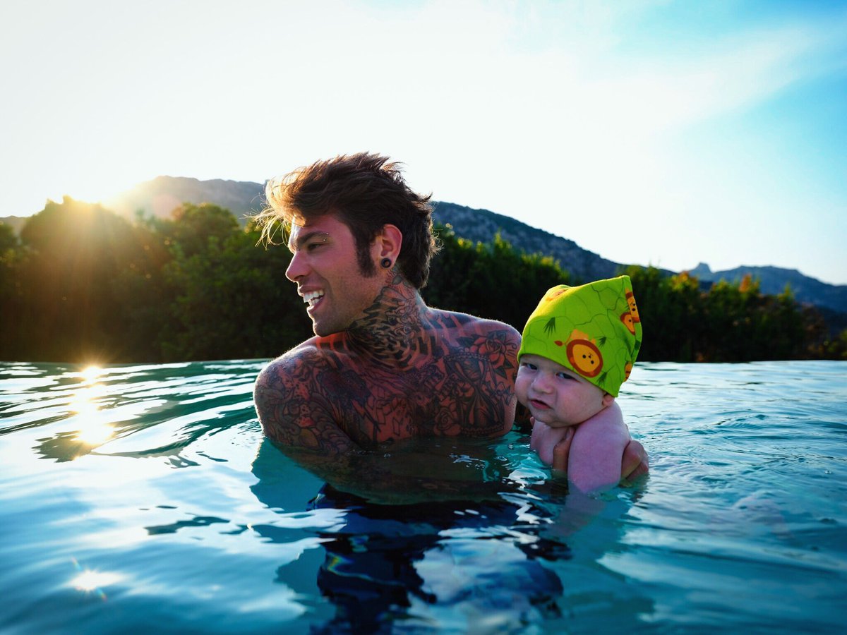 Fedez's tweet photo. Il resto è nulla, fidatevi di me ❤️ https://t.co/VwUIUffYX7