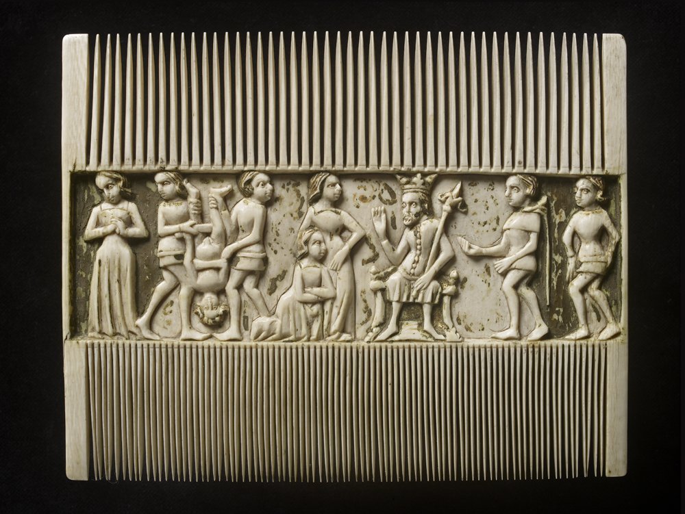 AshmoleanMuseum's tweet image. Made in northern Italy in the early 15th-century, a comb carved with scenes of the judgement of Solomon collections.ashmolean.org/object/731062 🔨 #MusTools Day! ⚙️
