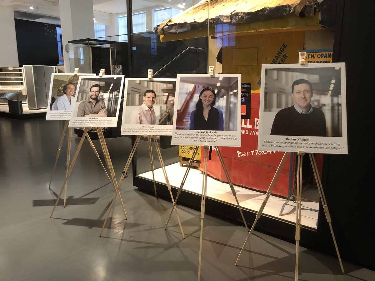 HGLeitch's tweet photo. I iz on an easel! #DoctorsDoResearch #SMLates https://t.co/Axzqf3iDXw