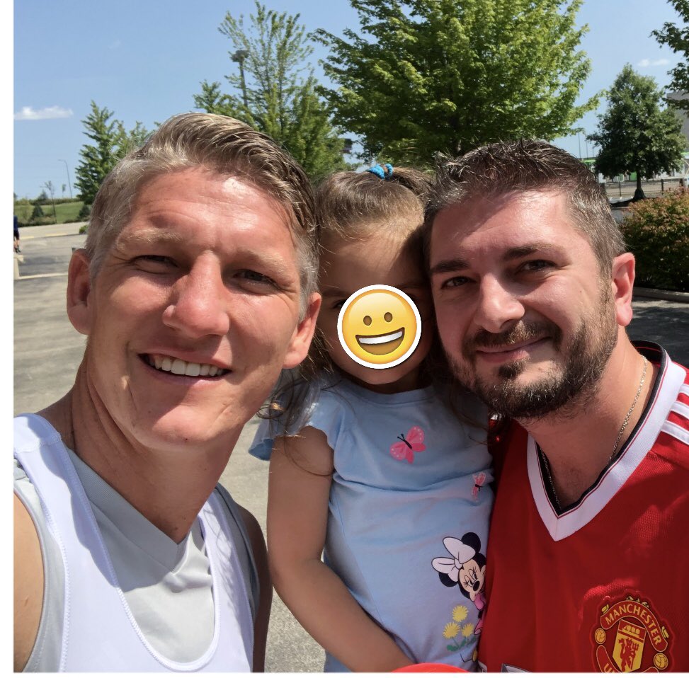 GrkCouplesDiary's tweet photo. #DaddyTip of the day is to share special moments w/ your kids anytime you can!!! Thank you to @BSchweinsteiger of the @ChicagoFire for being one of the nicest players around &amp; taking the pic for us!!! https://t.co/NKgPrCzUI6