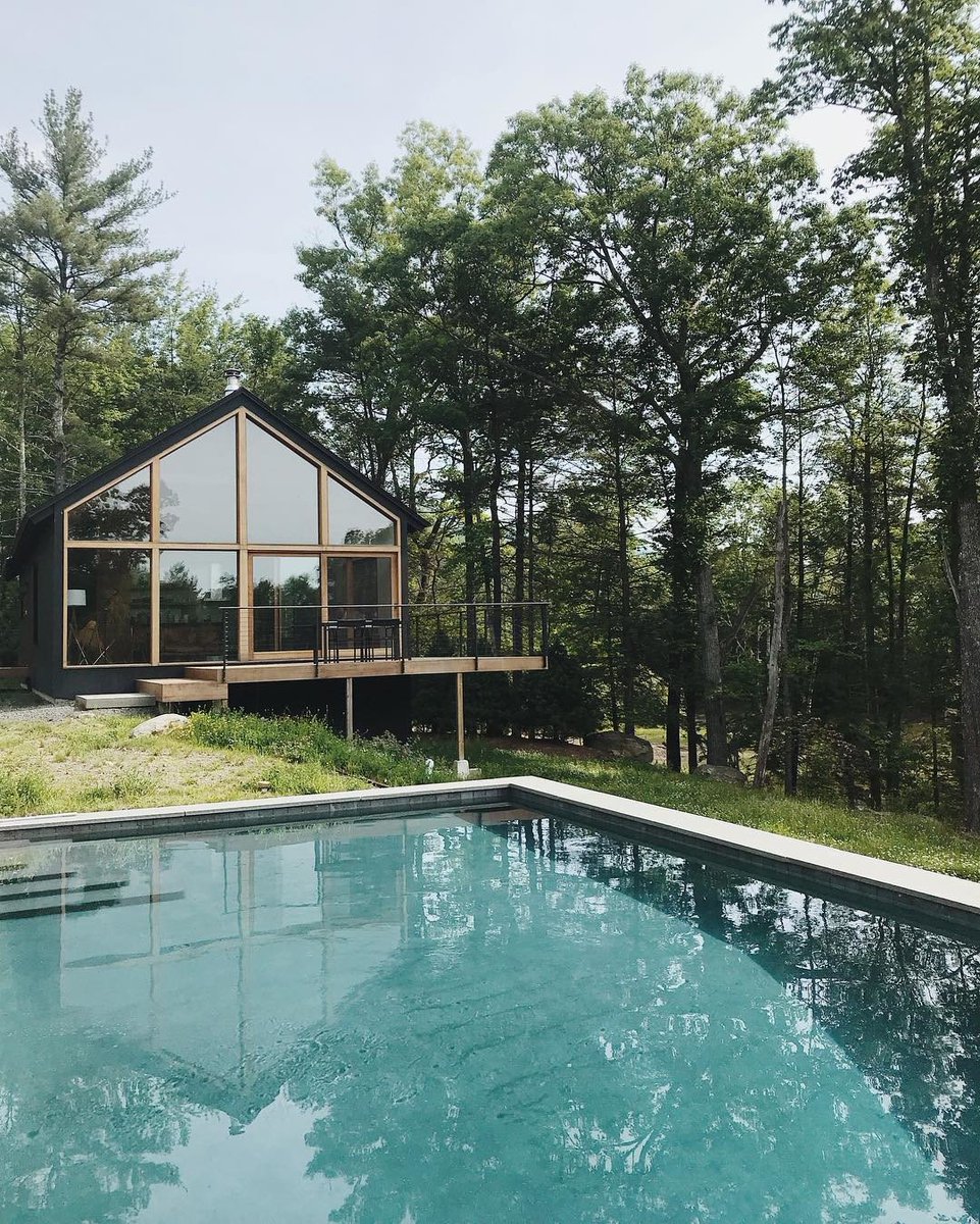 Airbnb tweet media