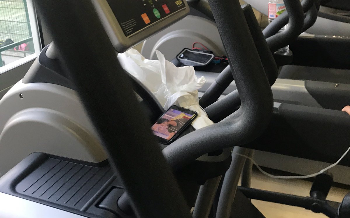 CoachRegular's tweet image. La persona de mi lado está viendo hombre mujeres y viceversa. ¡claro que sí! men sana in corpore sano #coach #motivacion