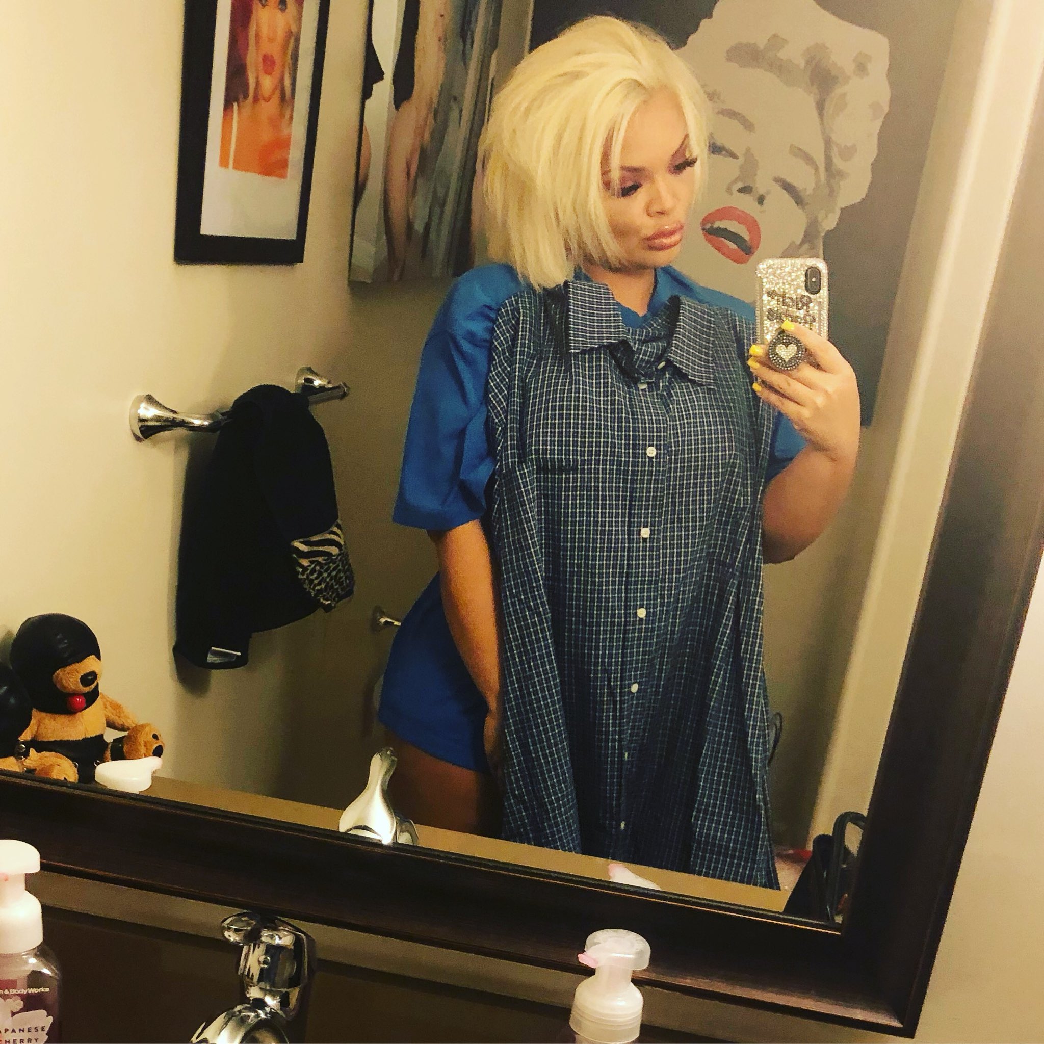 Analysis: Trisha Paytas' Controversial Clothing Drop - hu4cyqz