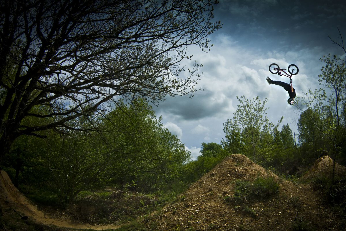 omarisquino's tweet photo. ¡PREPAREN LAS CÁMARAS! @nicholirogatkin estará en el #GoldEvent del @FMBWorldTour - #Marisquiño18!!! 📷📹 | #ActionSports #UrbanCulture #Vigo #OMarisquiño #MTB #MTBDIRT #FMBWorldTour | Más info aquí 👉 https://t.co/oE7zNyyBw6 https://t.co/MSvH1VBkkl