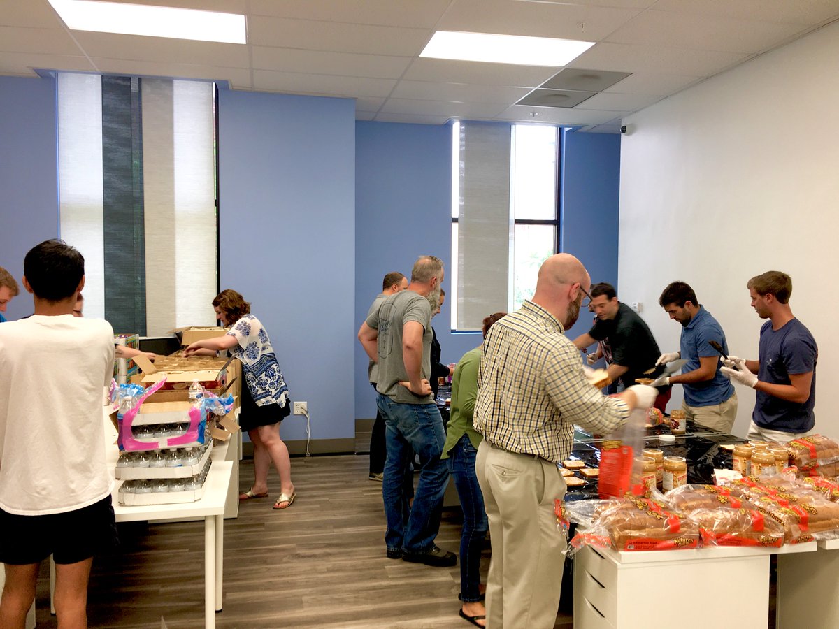 docebo's tweet photo. 400 sandwiches in 50 minutes, not bad for a Wednesday! 
Our Athens, GA team spent their morning contributing to the #SmartLunchSmartKid summer lunch program with @actioningeorgia. We're excited to help deliver them tomorrow to kids in the community. https://t.co/44j2Sp2hDV