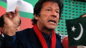 HTtweets1's tweet photo. YE MERI AWAM AUR MAI IS AWAM KA IMRAN KHAN
#PakistanElection2018 
#PTI https://t.co/4N2YJwwbFm