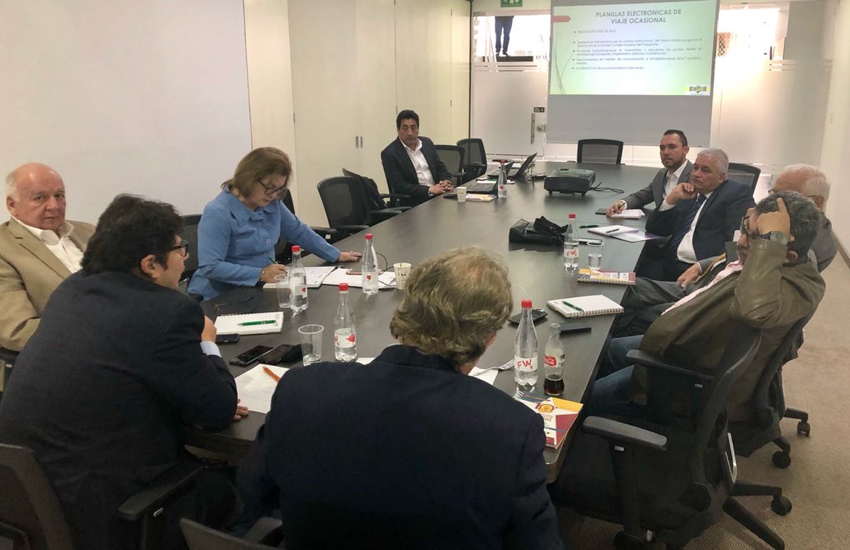 utrans_oficial's tweet photo. Junta Directiva @Cstransportecol consolidando propuestas sólidas para el desarrollo significativo de nuestras empresas. #utrans #fortaleciendolasempresas https://t.co/yDOTqsIiR2