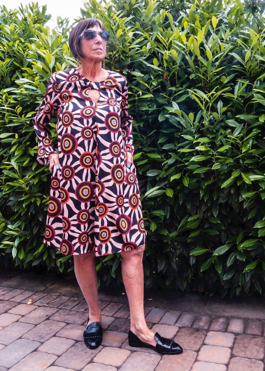 My #OOTD comes from Italian designer #Maliparmi, whose bright and bold patterns bring the sunshine to these dreary, rainy days! 📸 #Fashion #Style #WednesdayMotivation bit.ly/ModaItaliaMali…