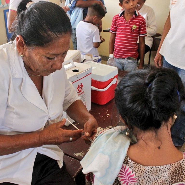 Más de 3.600 persona de comunidades indígenas de difícil acceso han sido atendidas  gracias al Pdte <a href="/NicolasMaduro/">Nicolás Maduro</a> y el Gob @OmarPrietoGob