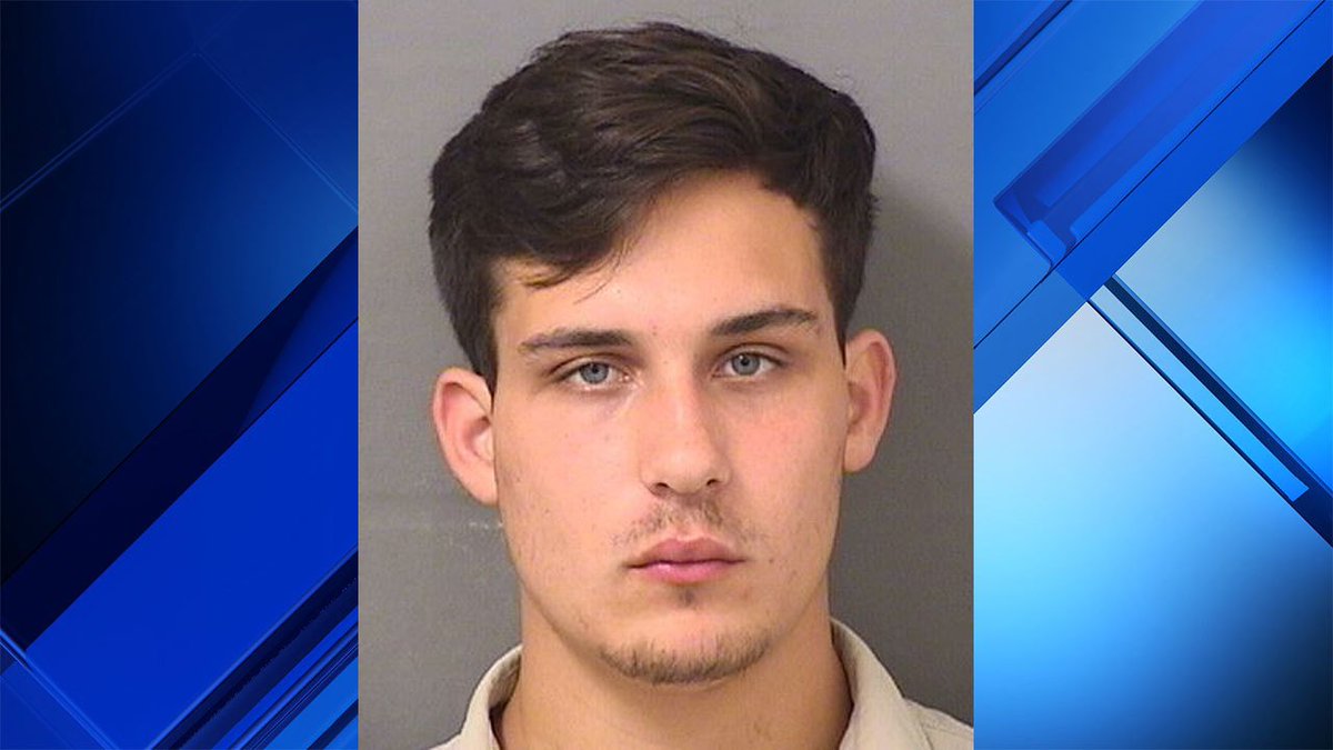 Driver was huffing before crash that killed family in Delray Beach, police say bit.ly/2OhWf7u?utm_so… https://t.co/jo1AsuZuty