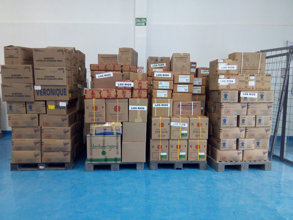 AbgMaryMonar's tweet photo. Recorriendo la bodega de medicamentos de la Coordinación Zonal del @SSC @seguro_campesino, y haciendo la entrega de los mismos a los diferentes dispensarios. https://t.co/0yU0BuBloJ