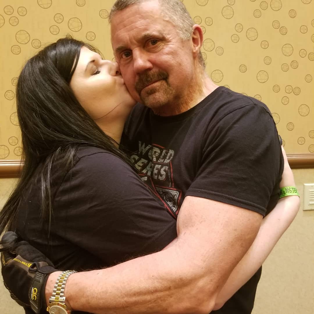 Cobain4life's tweet photo. Getting to meet my favorite celebrity on the face of the earth, and he is more amazing than I could have ever imagined 😍 #kanehodder #Horror #horroricon #hodderite #hoforhodder https://t.co/3S0DEpdD3j