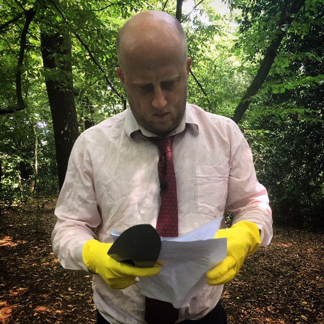 Hey cool dudes. Here's the latest podcast where I speak to producer Nick Coupe about producing stuff. media.acast.com/marekmakesamov… Also here's a picture of me filming today. Stay cool.